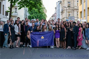 Group photo of CEMS DACH Forum participants