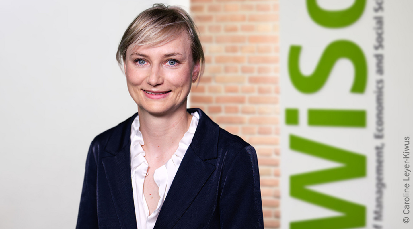 Portrait Prof. Dr. Lea Ellwardt - CGS Cologne Graduate School in Management, Economics and Social Sciences