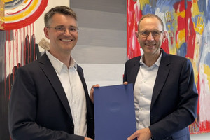  Bastian Gribisch together with the dean of the faculty Ulrich Thonemann