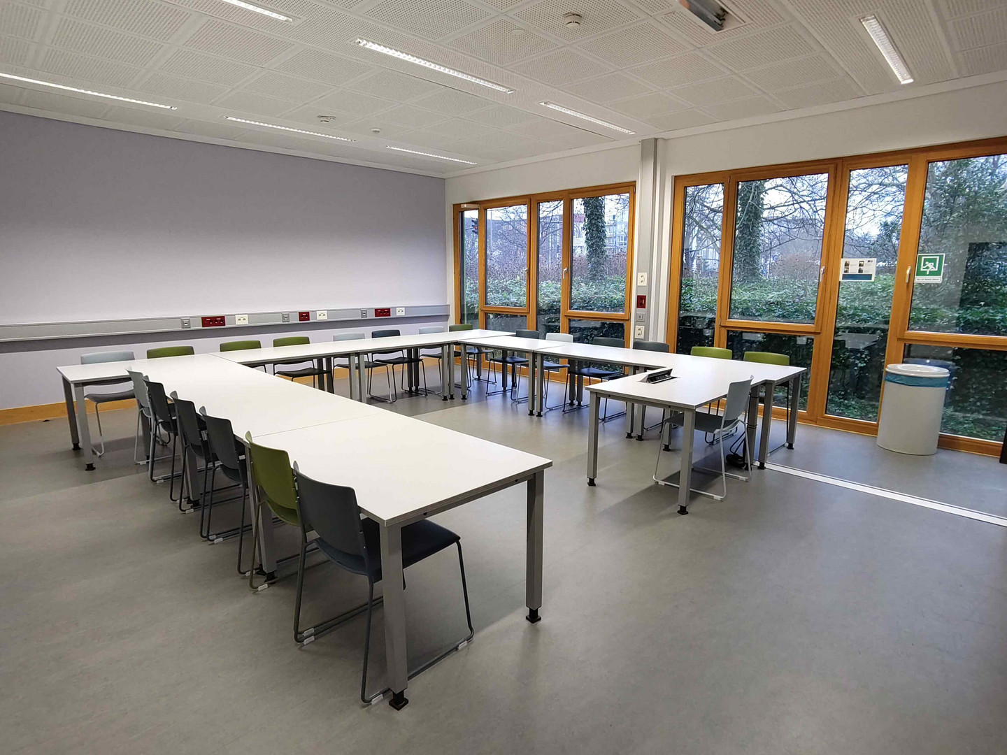 Seminar room 2 (Lab Centre, building 110, room 06) 