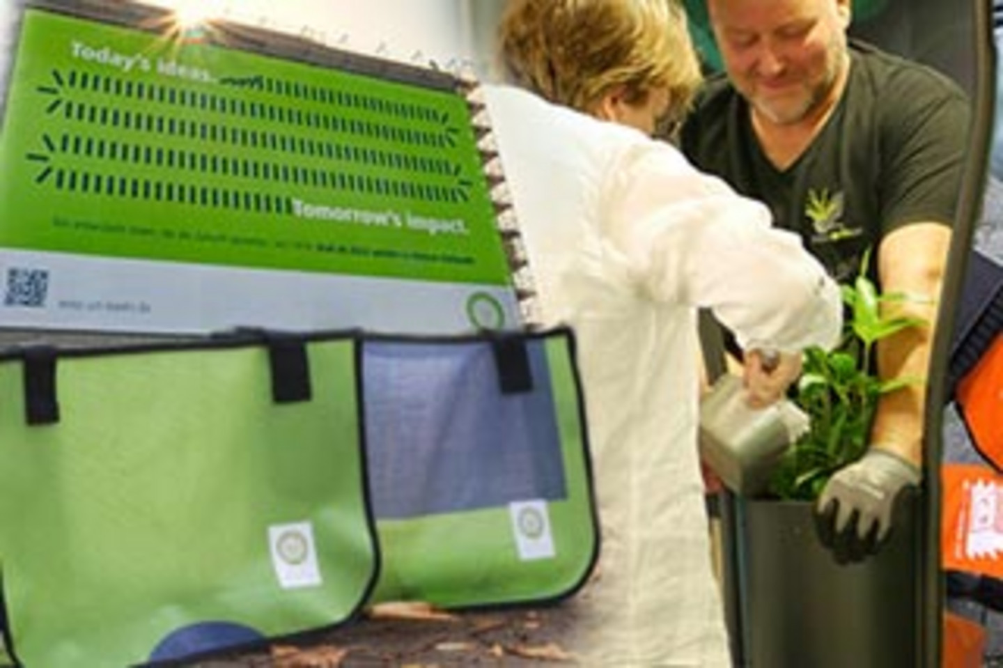 Collage aus einem Bild von recycelten Taschen aus Baufolie der WiSo-Gebäude-Sanierung und zwei Menschen beim Blumenpflanzen