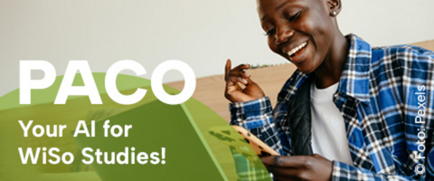 Person looks at her mobile phone and smiles. Text: ‘Paco, your AI for WiSo Studies!’