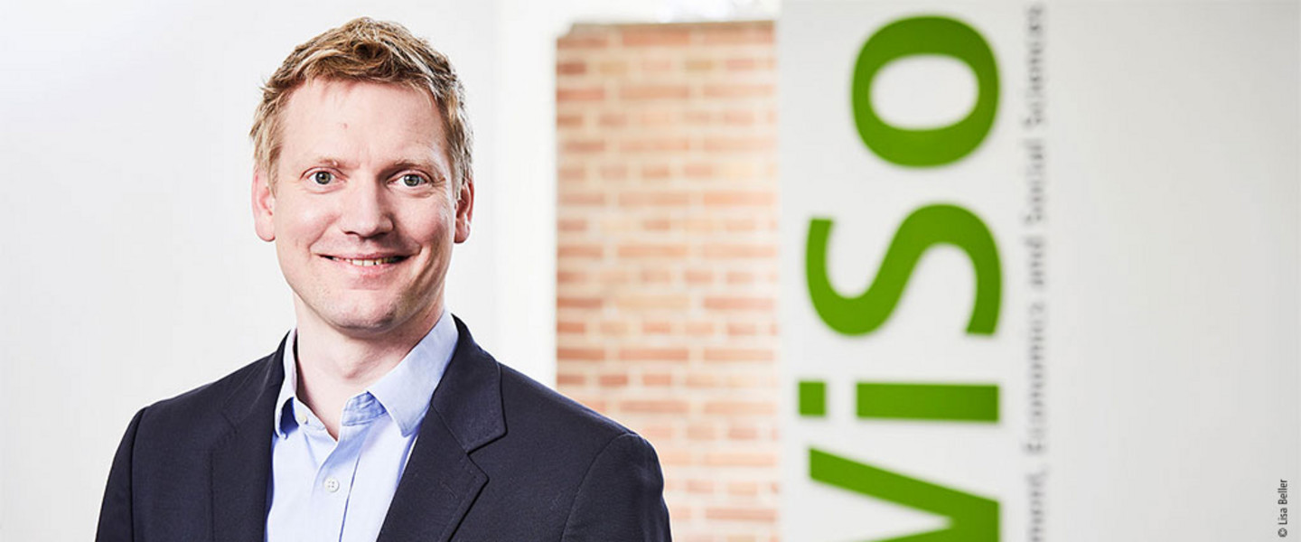 Portrait Prof. Dr. Sven-Oliver Proksch