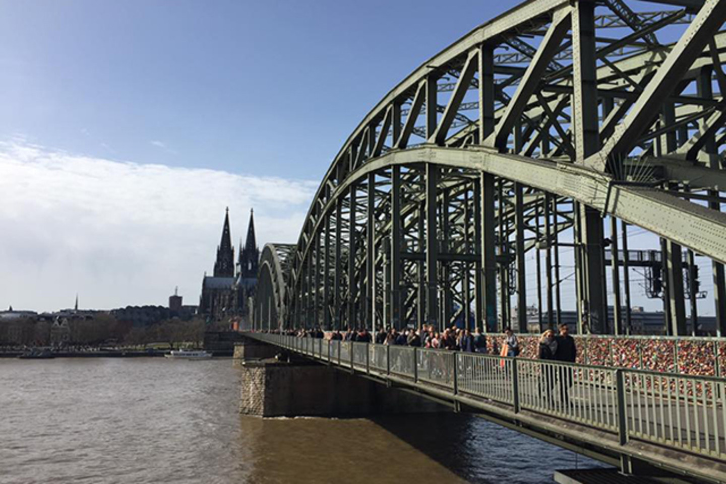 Blick auf den Dom vom Rhein aus, 