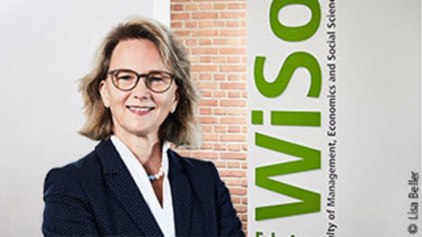 Portrait Prof. Dr. Bettina Rockenbach, WiSo Fakultät der Universität zu Köln